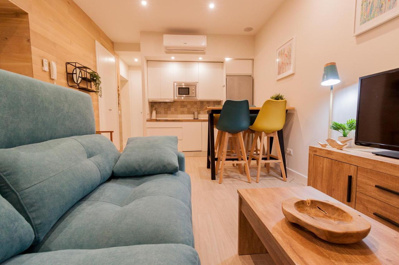 - Patio 1812 *