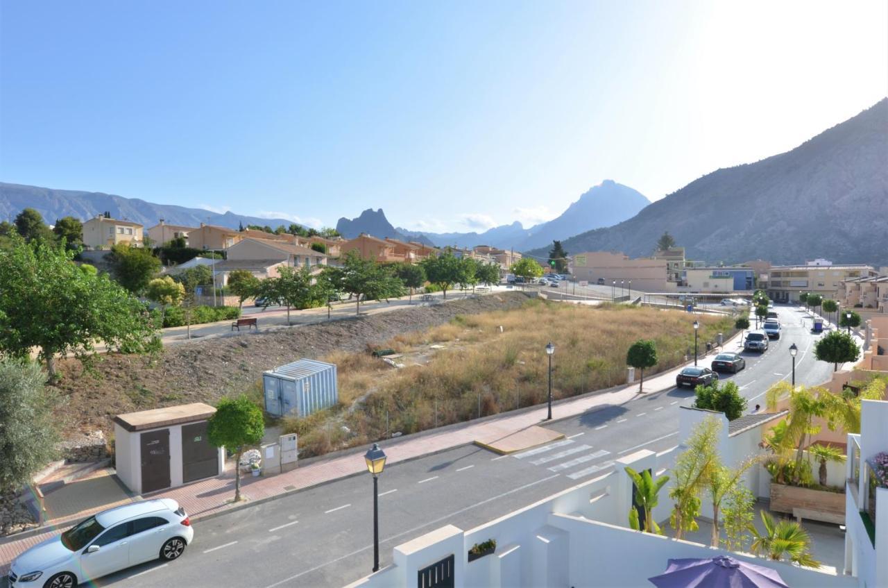 Villa Mountain With Pool By Nras
