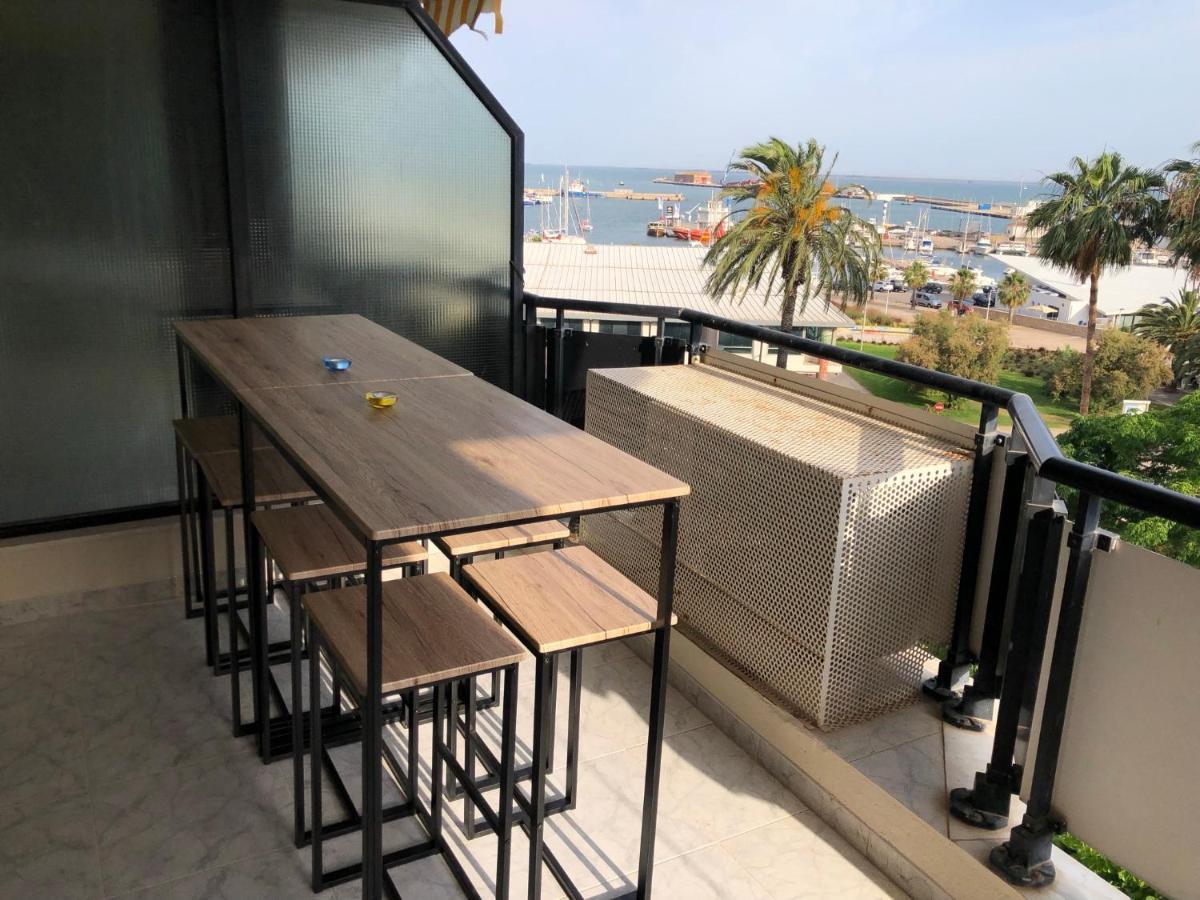 Vistas Al Mar, En El Club Nautico De Sant Carles De La Rapita, 3