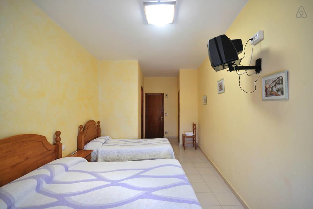 Pensio L'avi Pep Guest house Saus