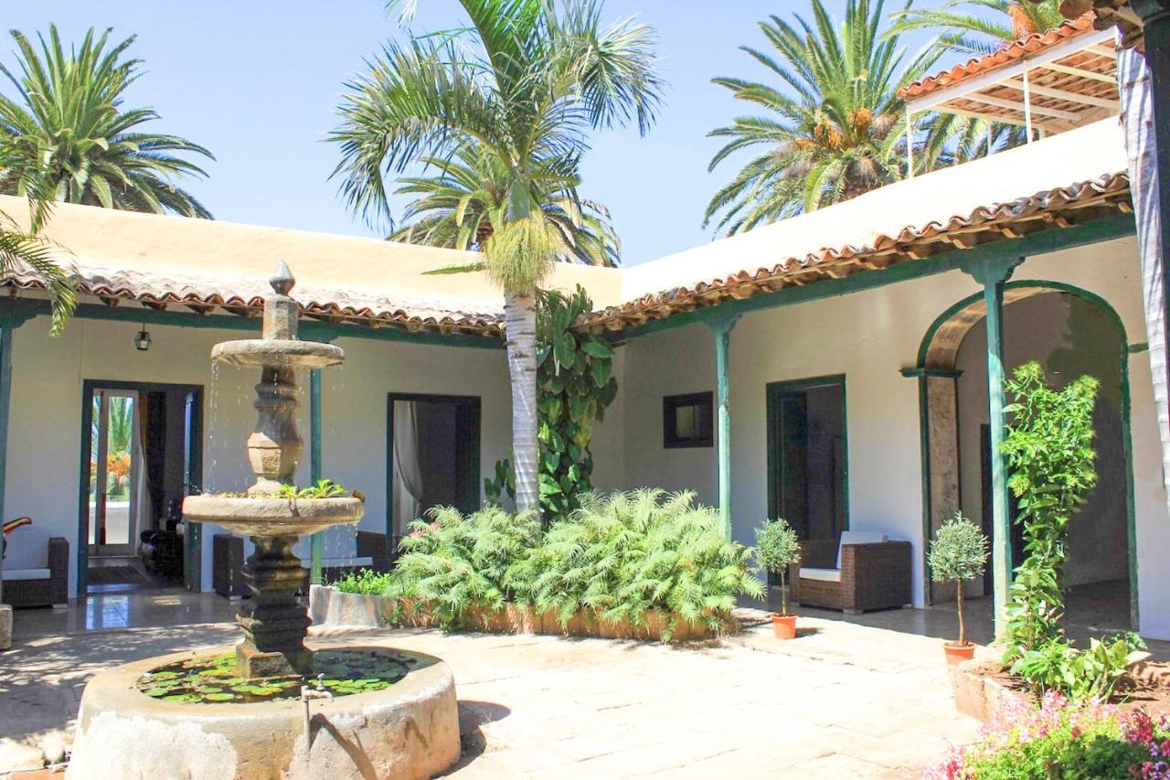 Villa Detached With Garden, Heated And Private Pool, Sea View, Parking Free Tijoco de Abajo
