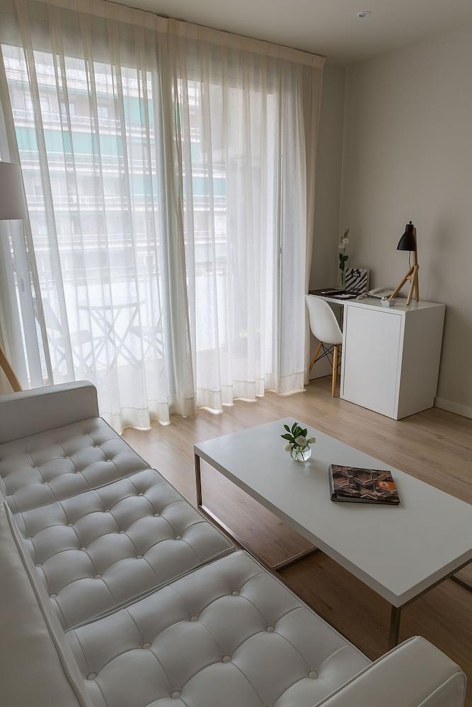 Turisticos Madanis L'Hospitalet de Llobregat