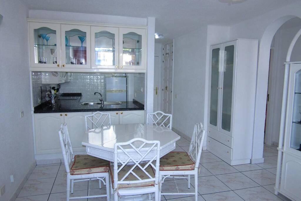 2 Bedrooms Playa Américas Parque Santiago I Heated Pool * Playa de las Américas