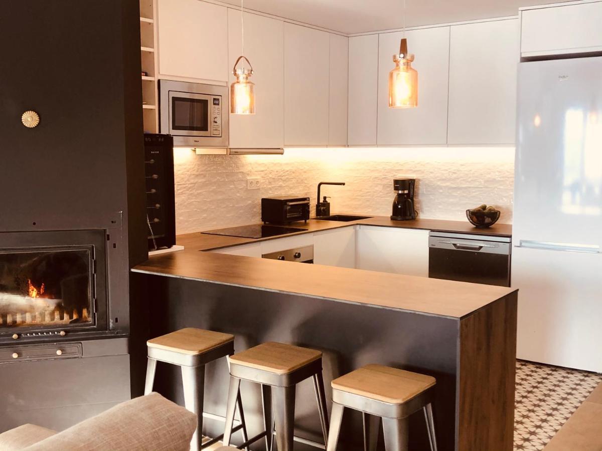 Beautifully Renovated 4 Bedroom + Kid's Chalet Sierra Nevada