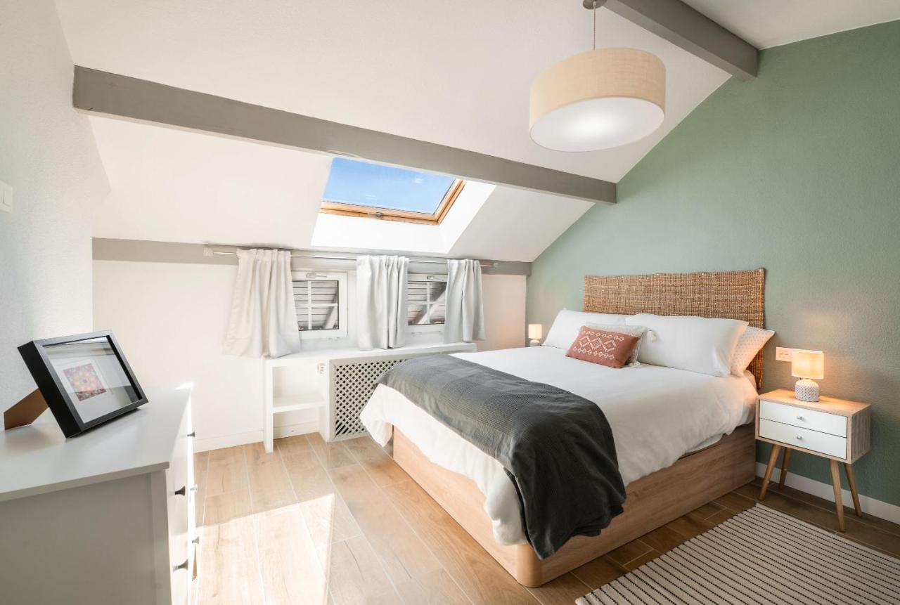Chalet Beautifully Renovated 4 Bedroom + Kid's Sierra Nevada