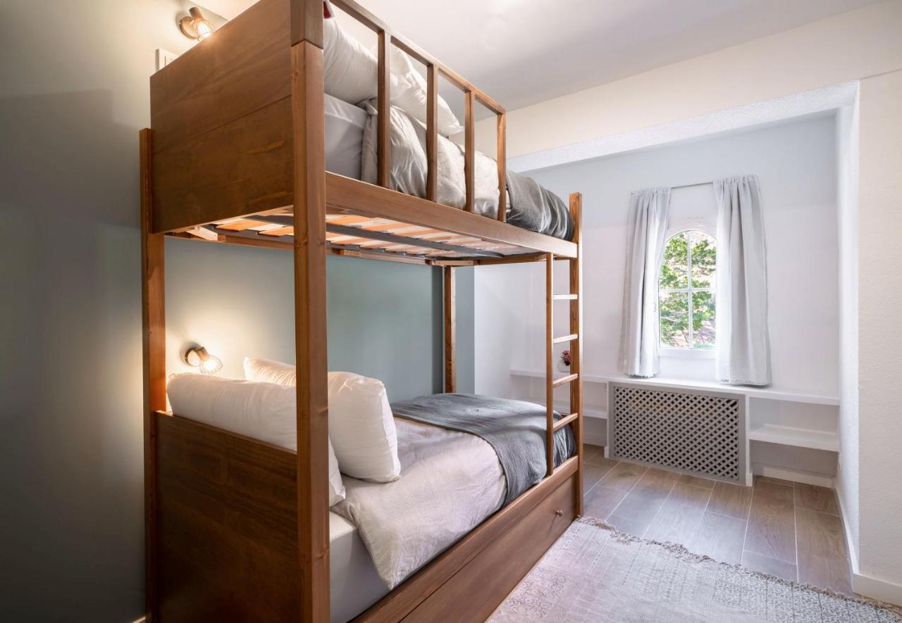 Beautifully Renovated 4 Bedroom + Kid's Sierra Nevada