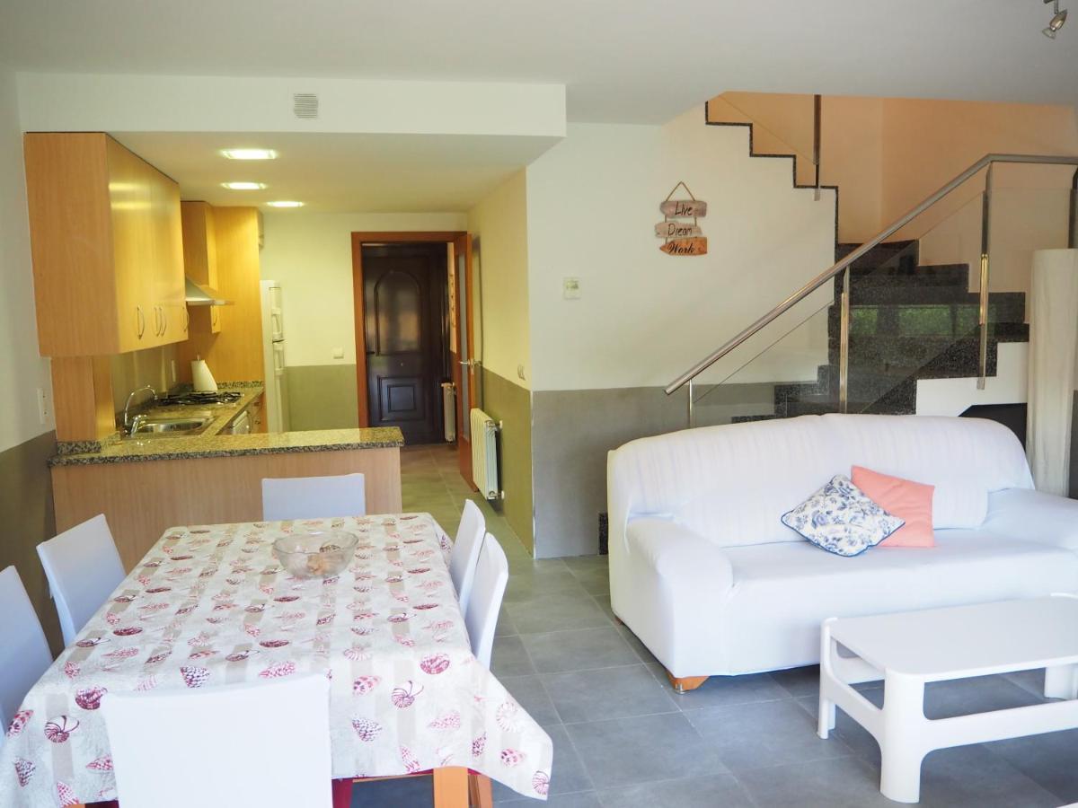 Casa L'escala, Piscina Comuntaria I Jardi Privat Holiday home L'Escala