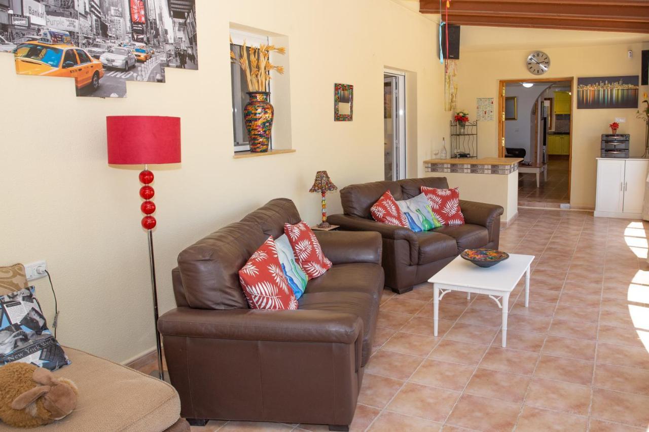 Casa Ana - Delightful Semi-detached With Large Swimming Pool, Tennis Court And Huge Gardens Free Wifi Turre