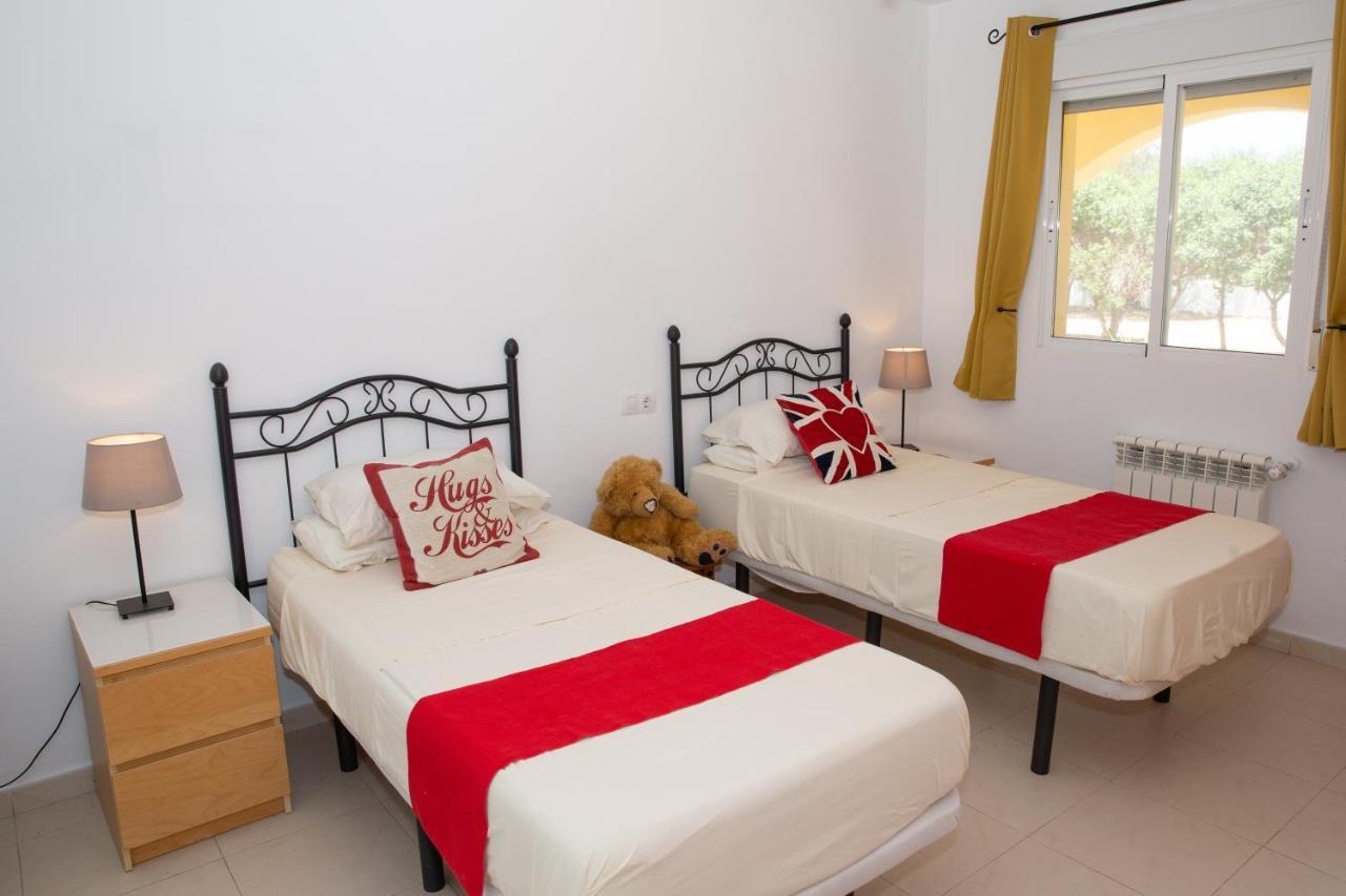 Villa Casa Ana - Delightful Semi-detached With Large Swimming Pool, Tennis Court And Huge Gardens Free Wifi