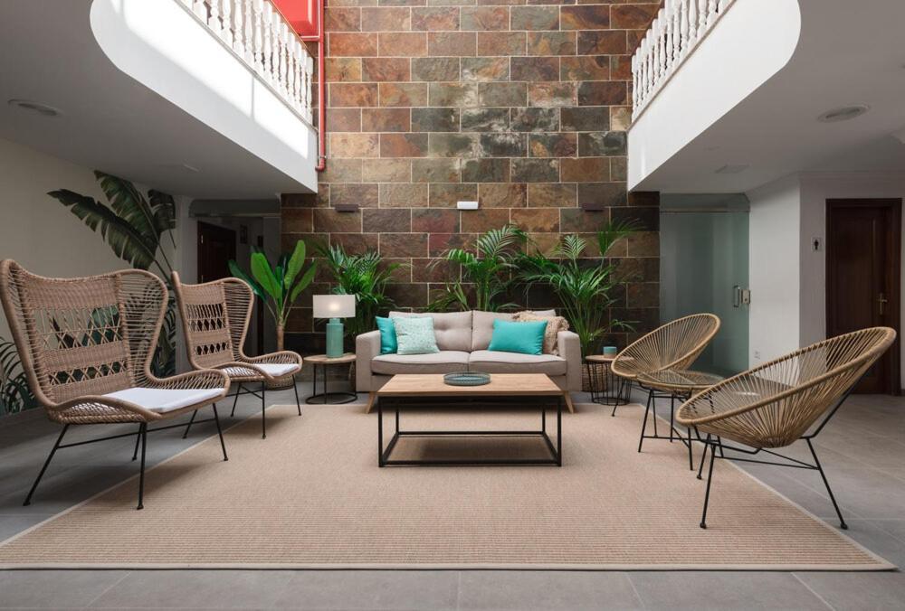 House Hotel