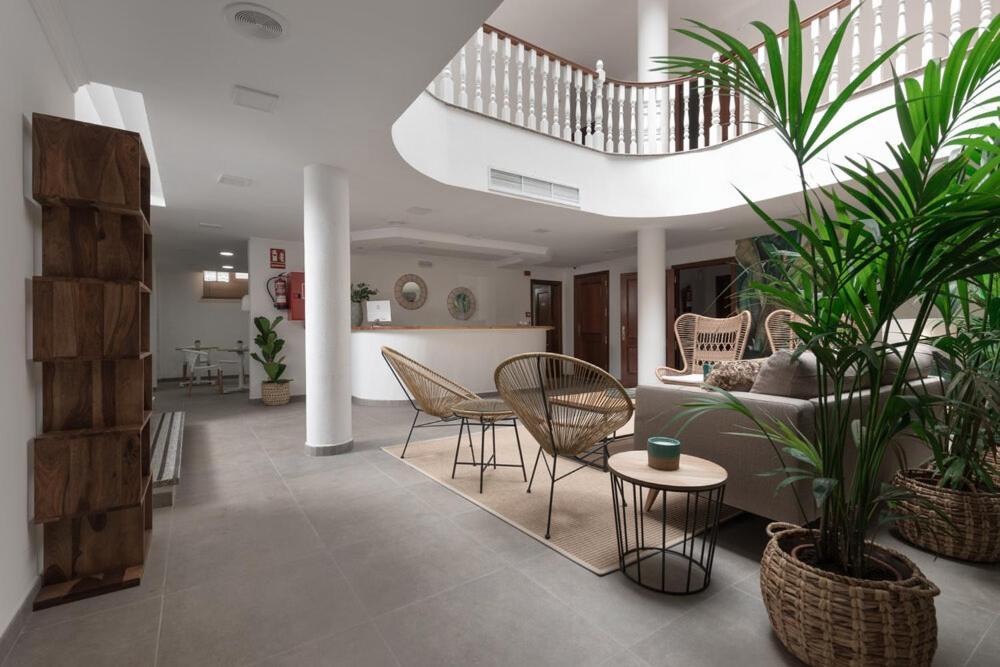 House Hotel *