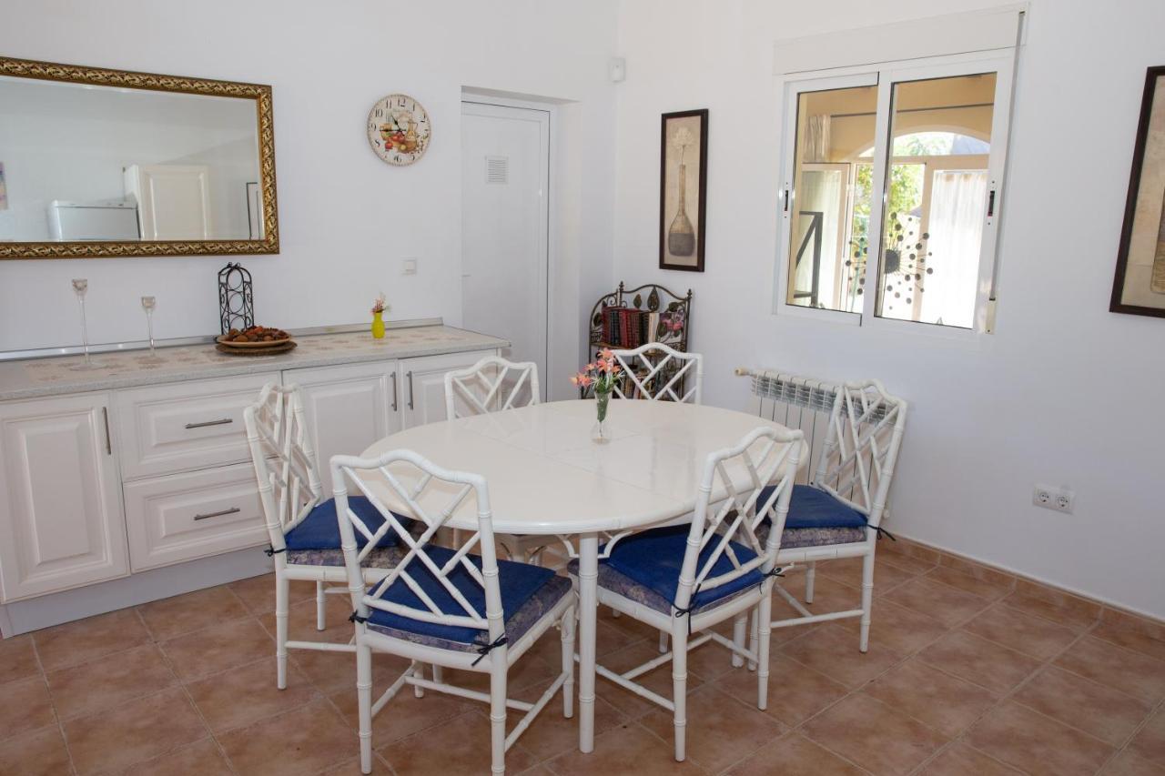 Casa Ana - Delightful Semi-detached With Large Swimming Pool, Tennis Court And Huge Gardens Free Wifi * Turre