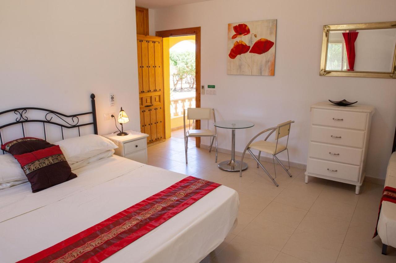 Casa Ana - Delightful Semi-detached With Large Swimming Pool, Tennis Court And Huge Gardens Free Wifi Villa