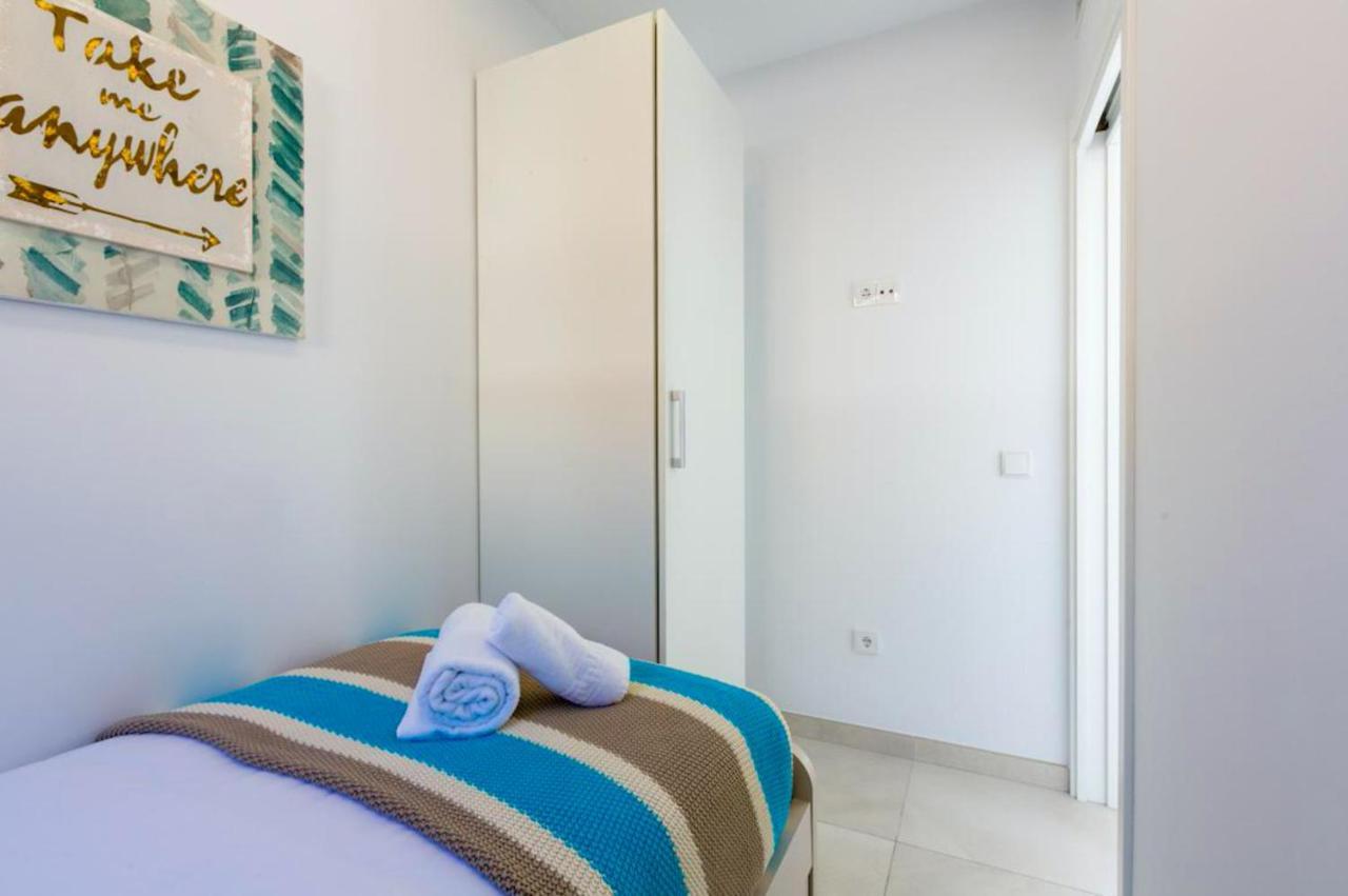 Seafront Boutique Calabeach Rincon De La Victoria Apartment