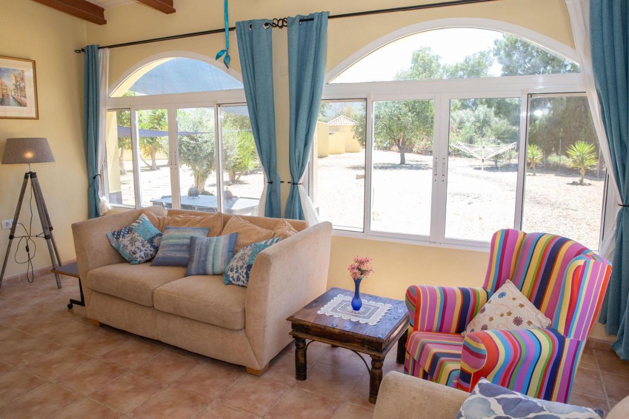 Casa Ana - Delightful Semi-detached With Large Swimming Pool, Tennis Court And Huge Gardens Free Wifi Turre