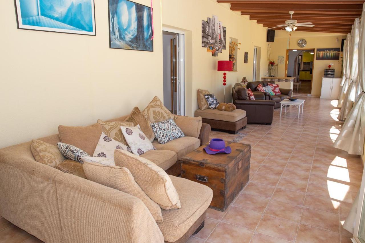 Casa Ana - Delightful Semi-detached With Large Swimming Pool, Tennis Court And Huge Gardens Free Wifi *