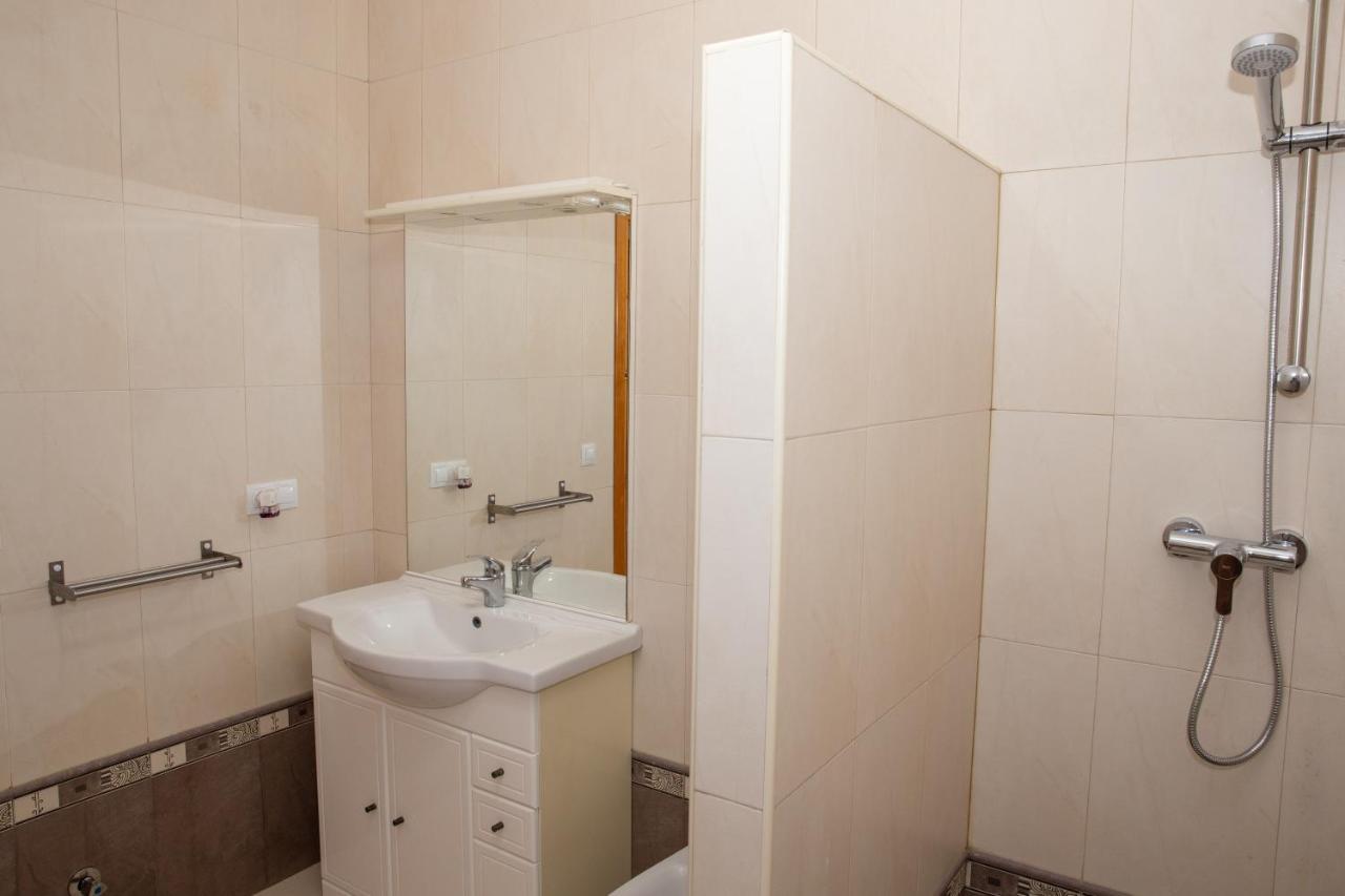 Villa Casa Ana - Delightful Semi-detached With Large Swimming Pool, Tennis Court And Huge Gardens Free Wifi