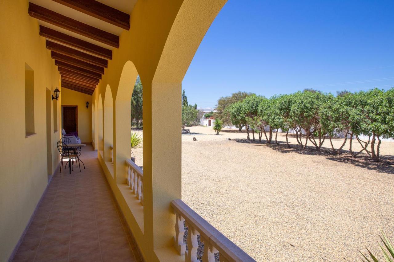 Casa Ana - Delightful Semi-detached With Large Swimming Pool, Tennis Court And Huge Gardens Free Wifi *