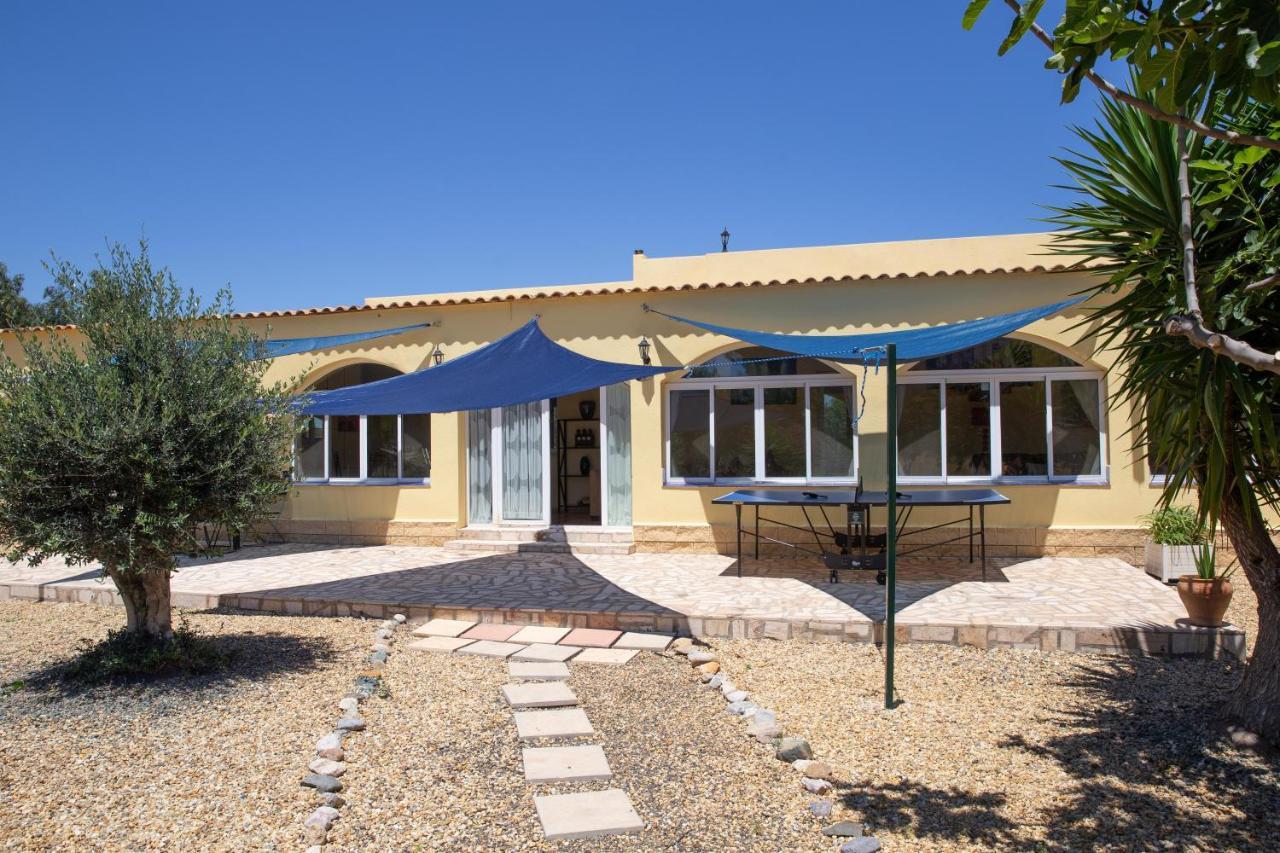 Casa Ana - Delightful Semi-detached With Large Swimming Pool, Tennis Court And Huge Gardens Free Wifi