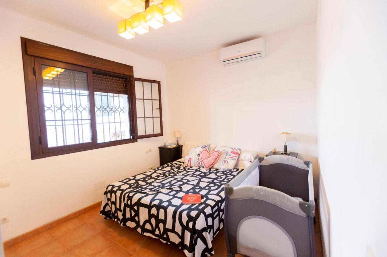 Bonito Chalet En La Cala Con Gran Jardin Privado *