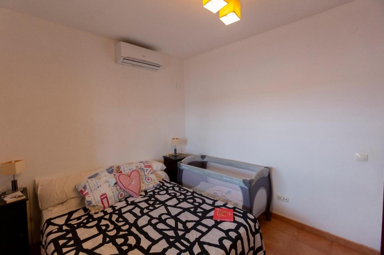 Bonito Chalet En La Cala Con Gran Jardin Privado