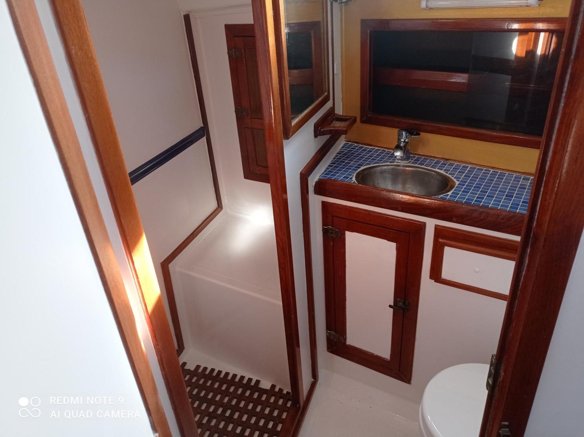 Spacious And Cozy Caribbean Boat In Barcelona With Tour Option *