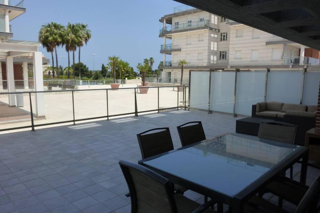 Apartment Brisa De Mar En Nova, Junto A Met Y Golf