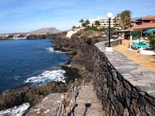 Cozy Tenerife South Wifi & Pool Apartamento Costa del Silencio