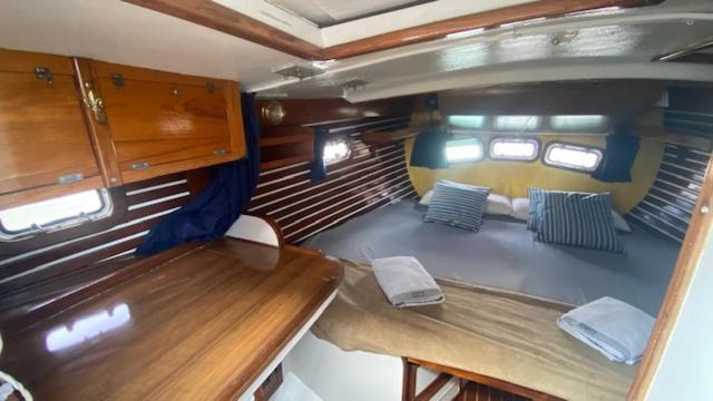 Spacious And Cozy Caribbean Boat In Barcelona With Tour Option *