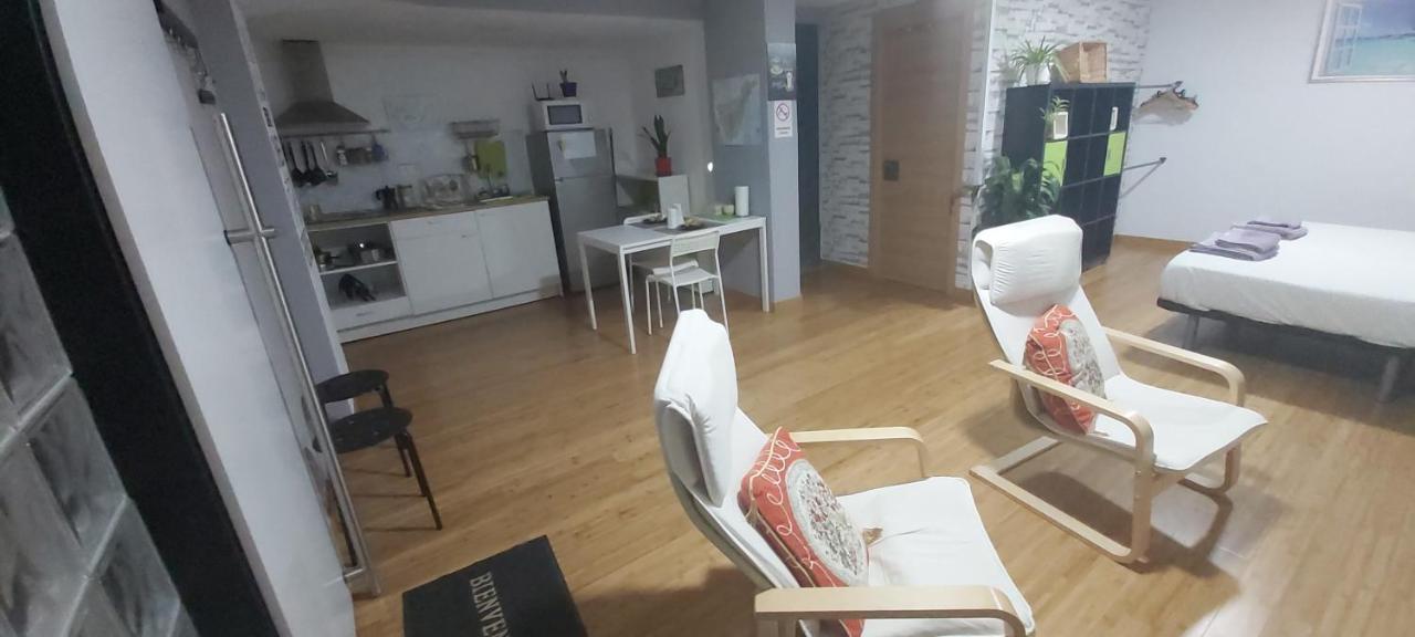 Loft Santa Cruz, Acoran
