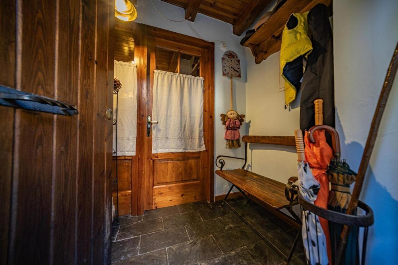 Apartment 3 *