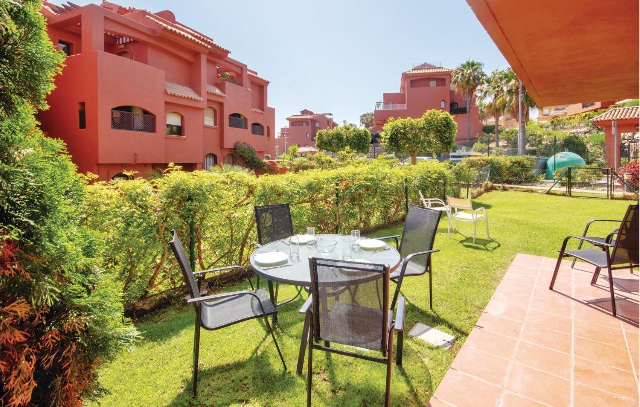 Apartamento Beautiful In With 3 Bedrooms, Outdoor Swimming Pool And Swimming Pool Estepona