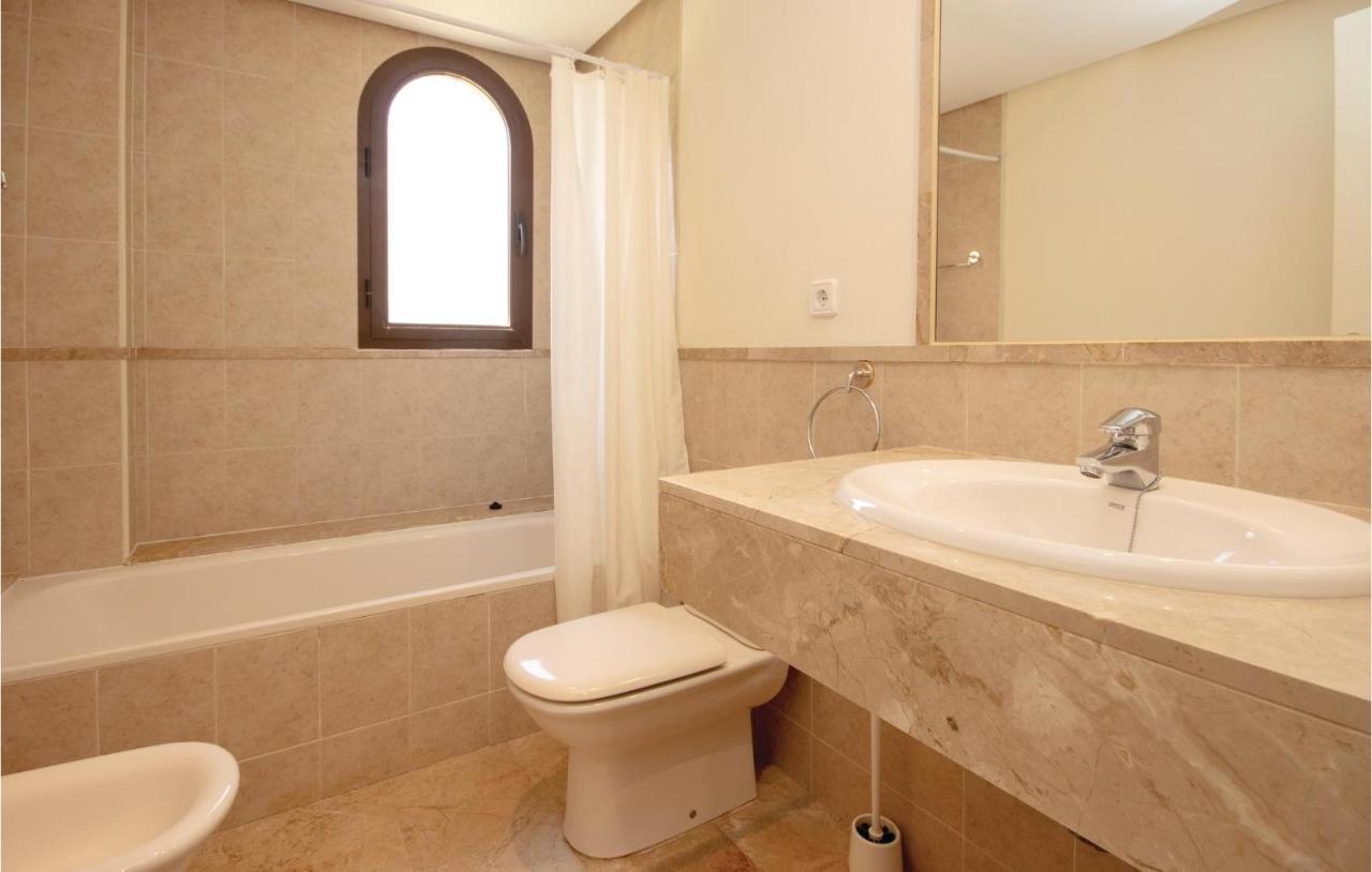 Beautiful In With 3 Bedrooms, Outdoor Swimming Pool And Swimming Pool Apartamento *