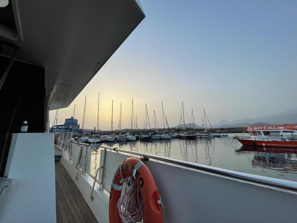 Hotel en barco Wonderful Yatch To Rent At Tenerif South Las Galletas