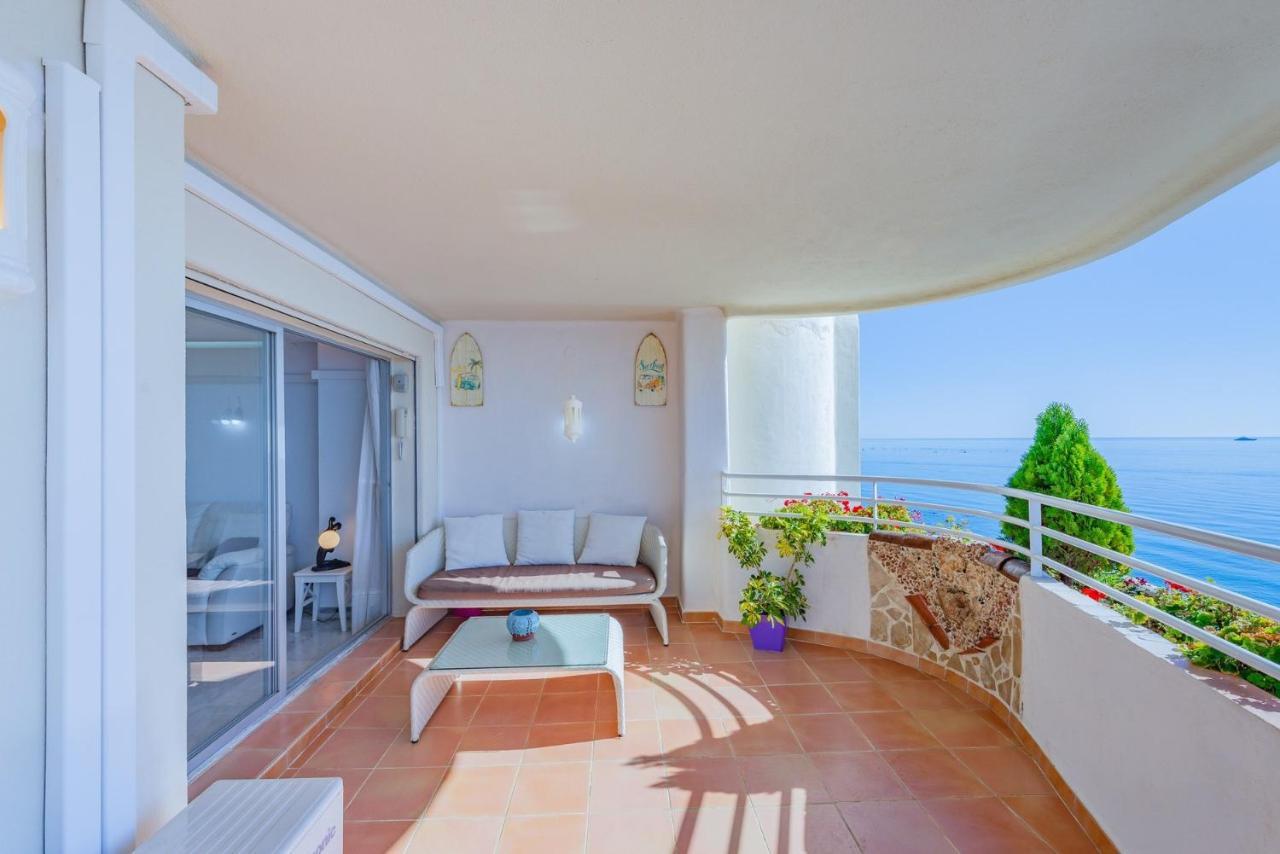 Beachfront Center Apartment Marbella