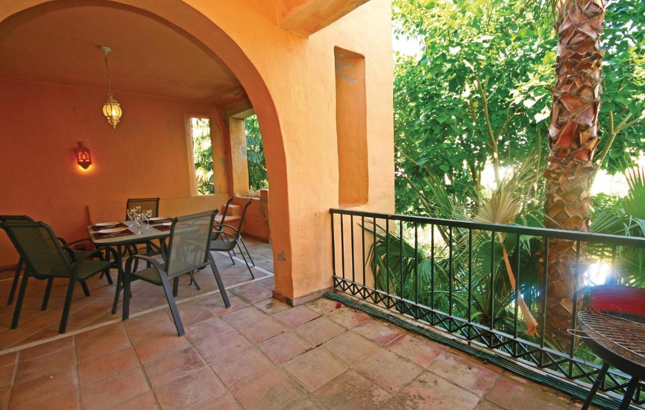 Apartamento Beautiful In With 3 Bedrooms, Outdoor Swimming Pool And Swimming Pool Estepona