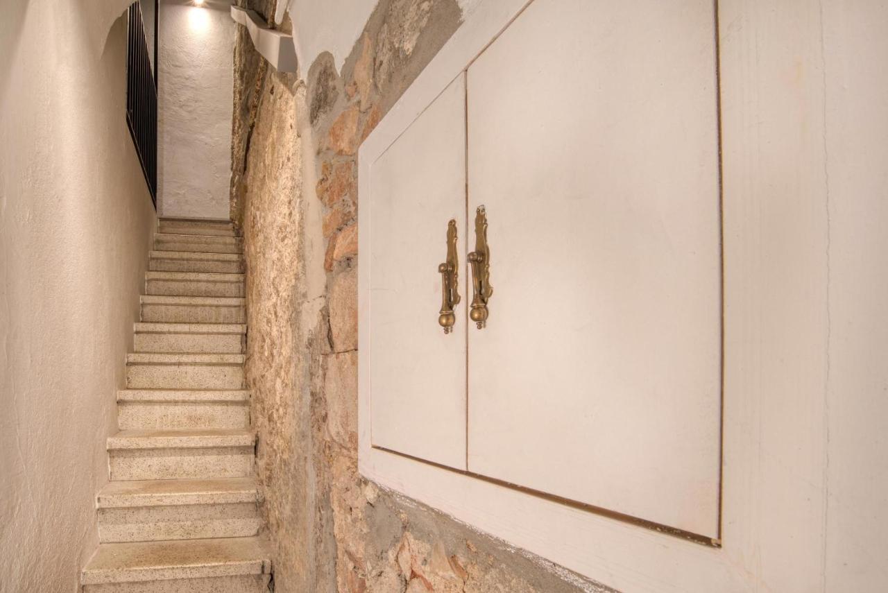 Old Side One * Girona