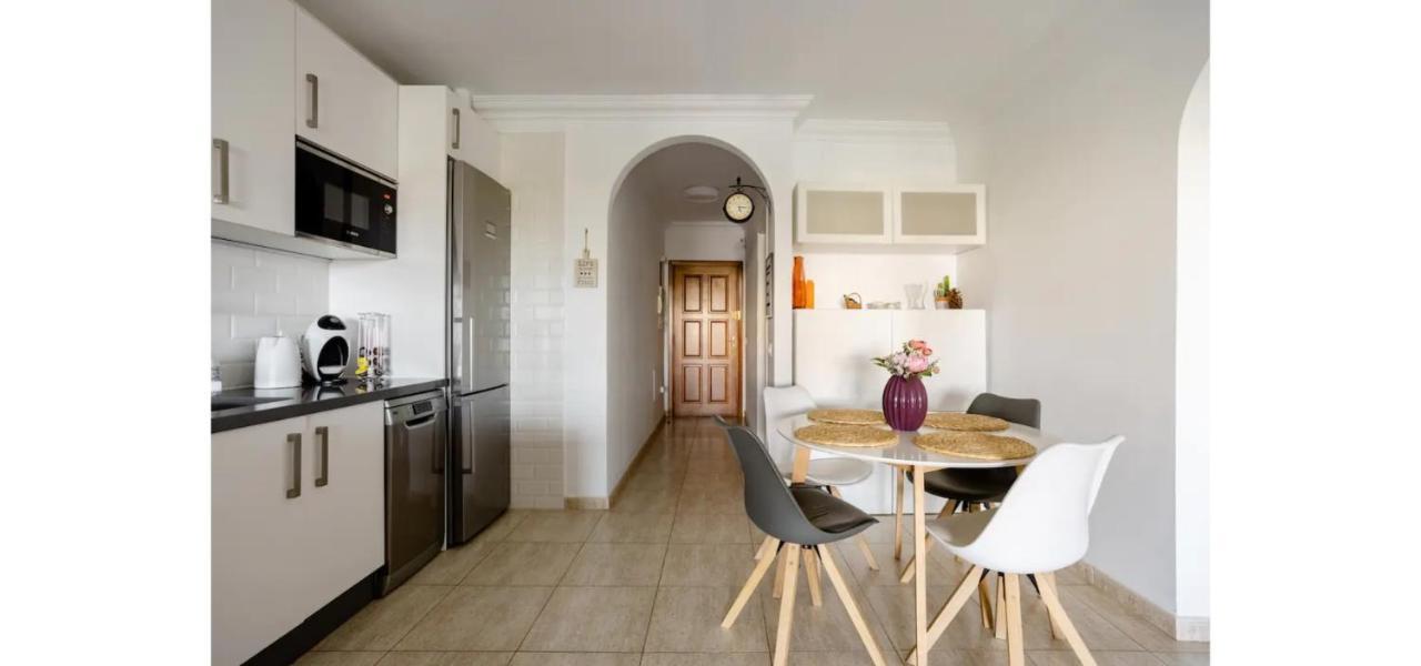 Casa Krisma, Fabulous Modern Spacious 2 Bedrooms Apartment, Remote Work, Fast Wifi, Parking&ac