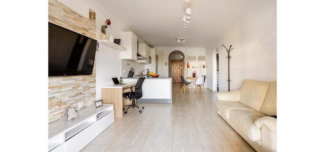 Casa Krisma, Fabulous Modern Spacious 2 Bedrooms Apartment, Remote Work, Fast Wifi, Parking And Ac Apartment Costa Adeje (Tenerife)