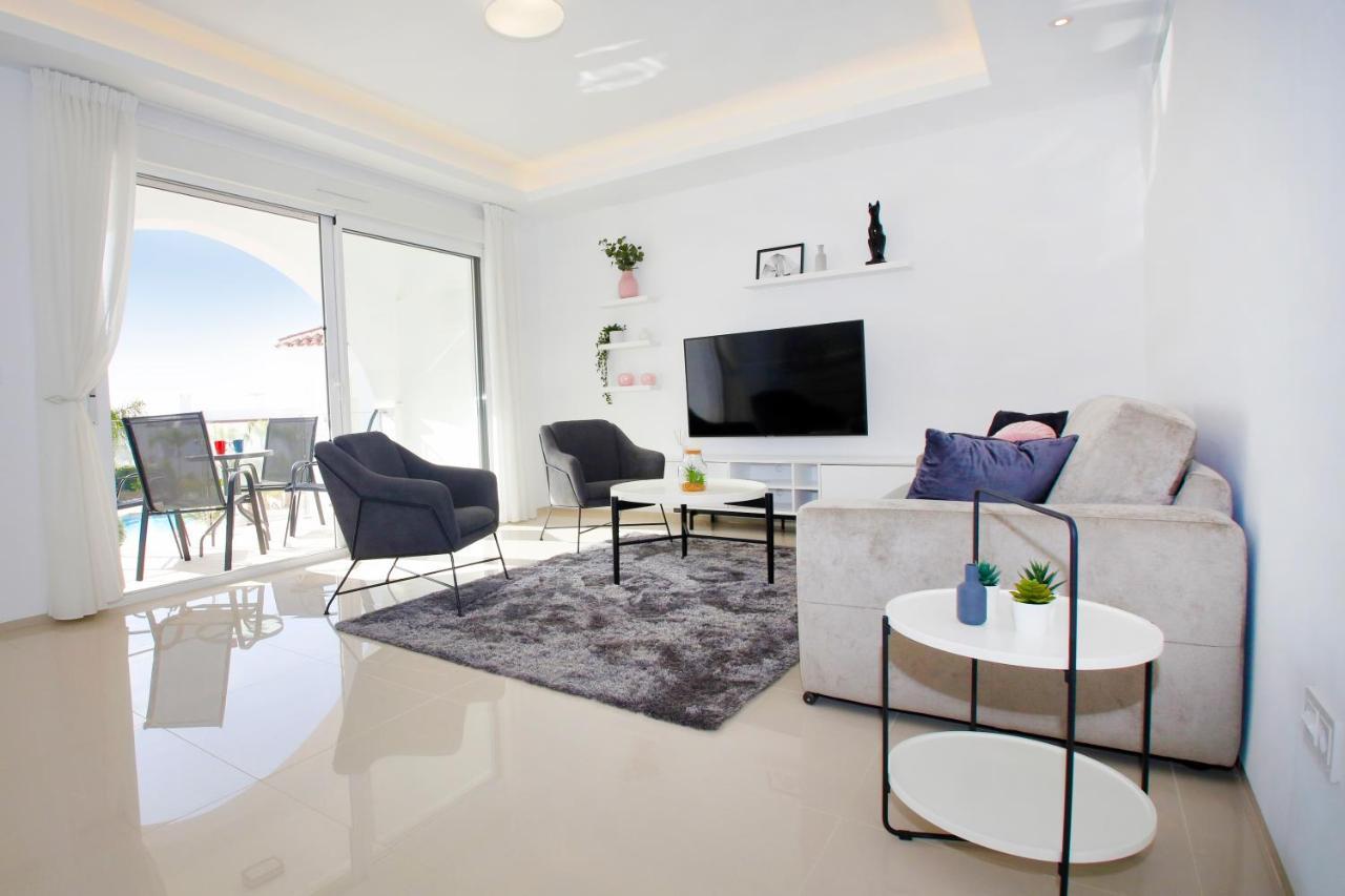 Fortuna 44 - Ac, Pool And Roof Terrace *