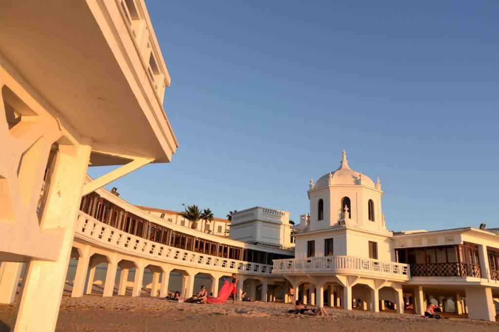 Esencia De Entre La Viña Y El Mercado * Cádiz