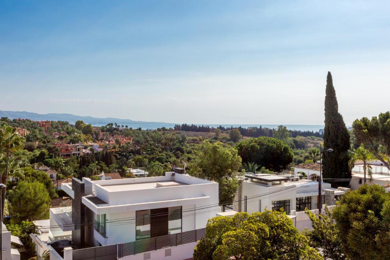 Apartment In Senorio De Aloha With Sea Views Marbella