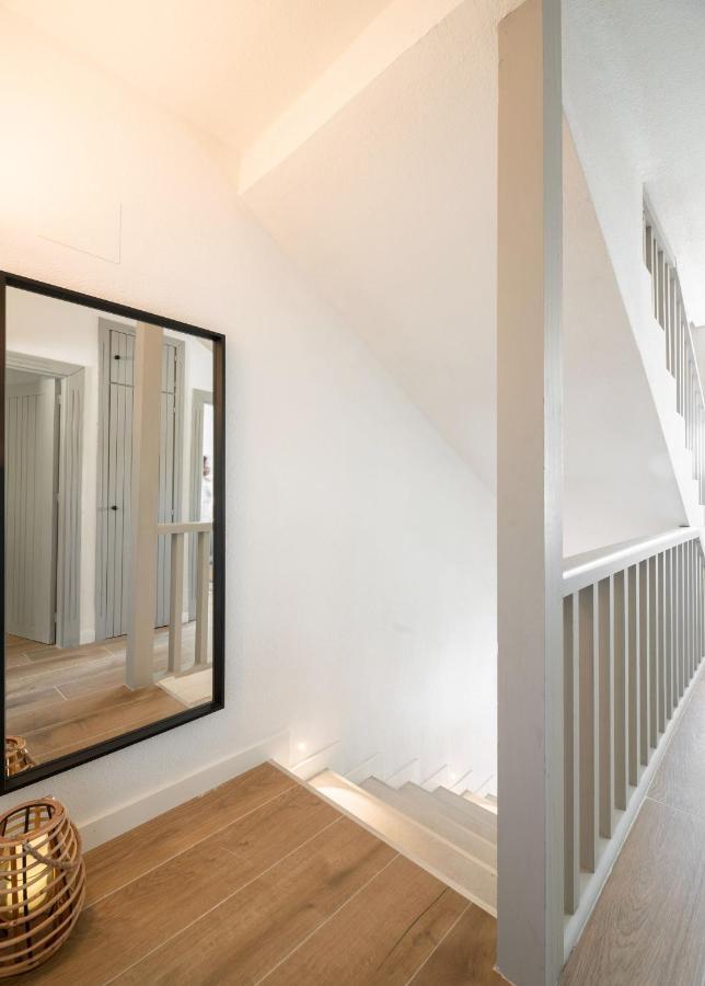 Beautifully Renovated 4 Bedroom + Kid's Chalet *
