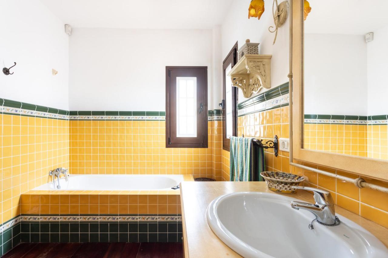 Villa Casa La Rueda With Pool