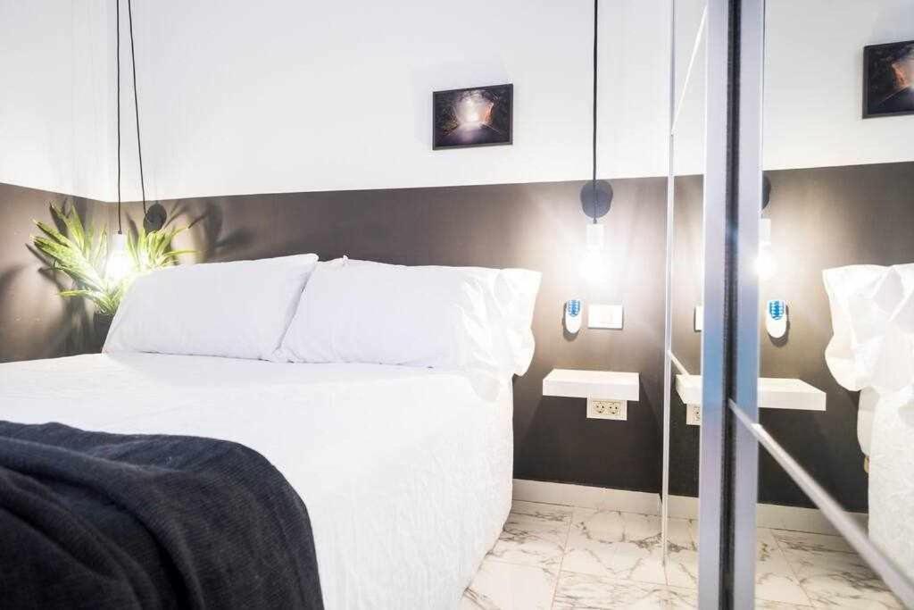 The Black House In Apartment