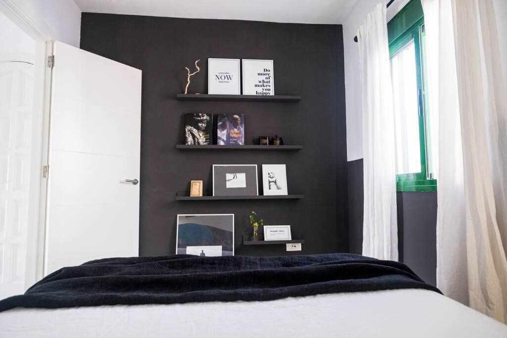 Apartment The Black House In