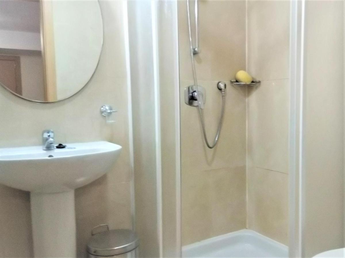 Litha House, 3 Bed Set Over 3 Floors 5 Mins From And Amenities Caleta de Fuste
