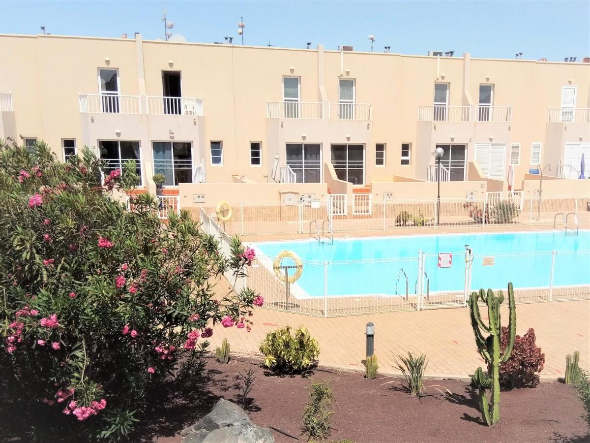 Litha House, 3 Bed Set Over 3 Floors 5 Mins From And Amenities Caleta de Fuste