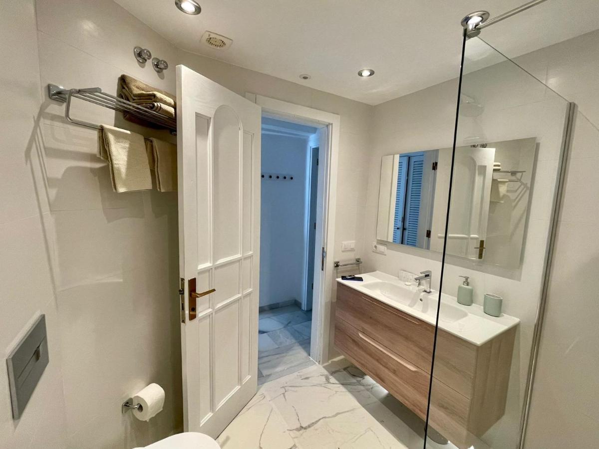 In Complex Altamira With Direct Ocean View *
