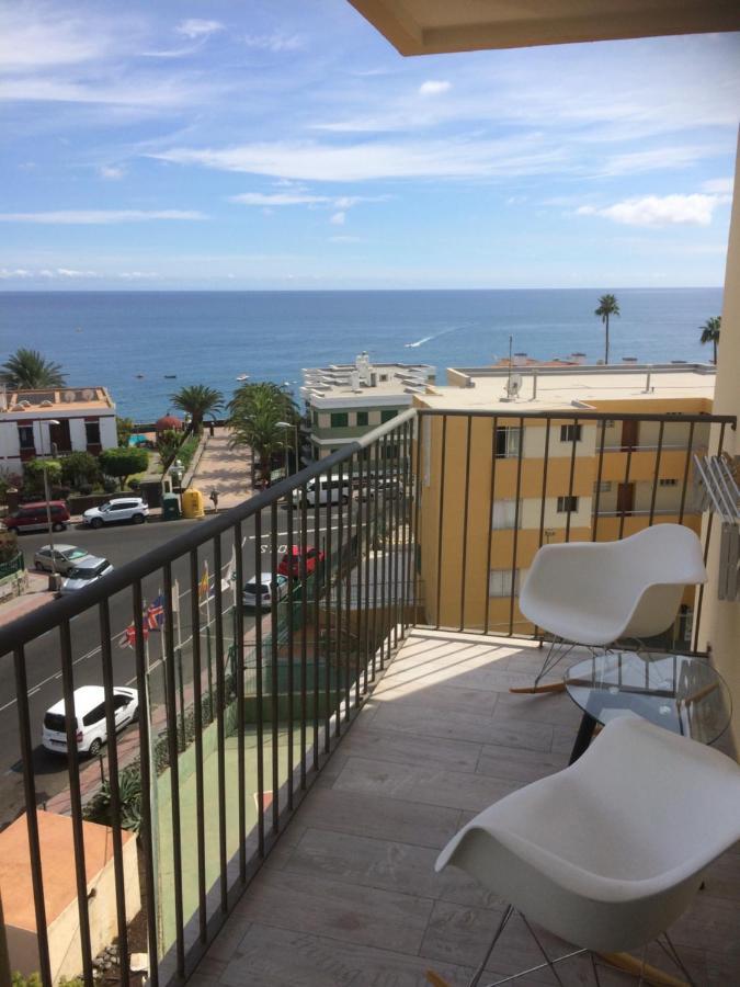 Luxury In Front Of The Beach Apartment